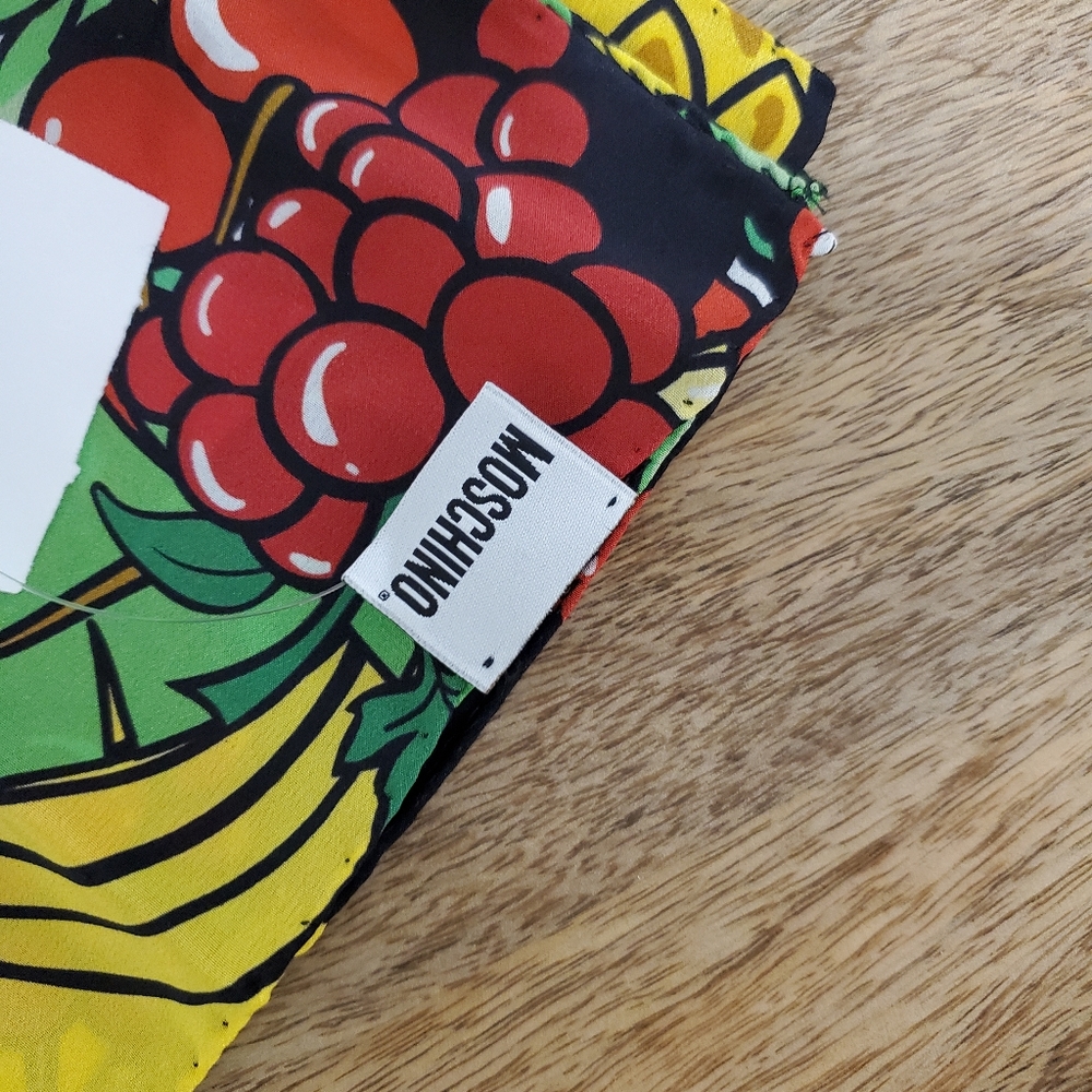 MOSCHINO 100% silk square scarf teddy fruits - Picture 4 of 4